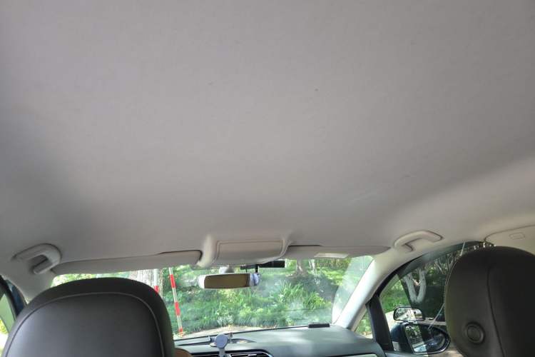 Used Volkswagen Touran 2016 Volkswagen Touran L 280TSI DSG Comfort Edition Headliner