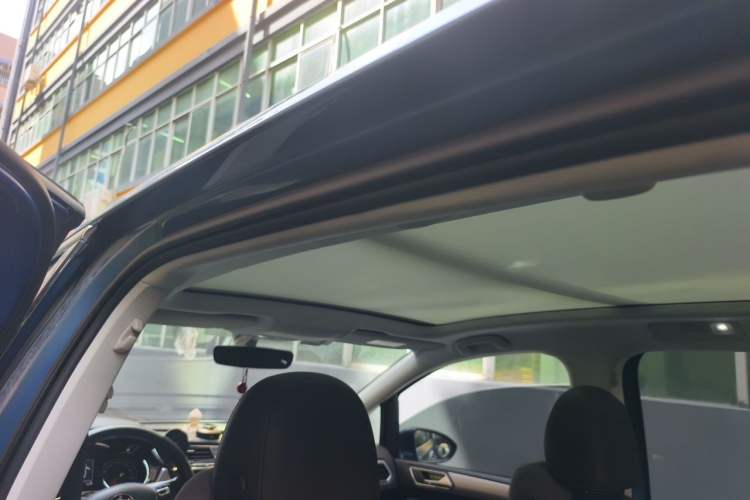 Used Volkswagen Touran 2016 Volkswagen Touran L 280TSI DSG Comfort Edition Headliner