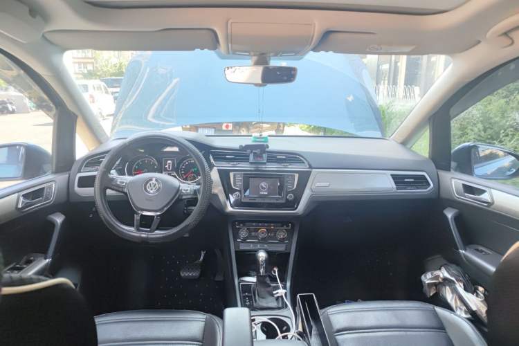 Used Volkswagen Touran 2016 Volkswagen Touran L 280TSI DSG Comfort Edition Headliner