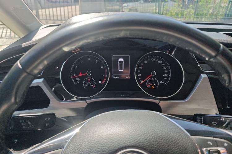 Used Volkswagen Touran 2016 Volkswagen Touran L 280TSI DSG Comfort Edition Instrument Cluster