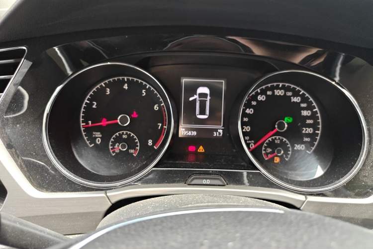 Used Volkswagen Touran 2016 Volkswagen Touran L 280TSI DSG Comfort Edition Instrument Cluster