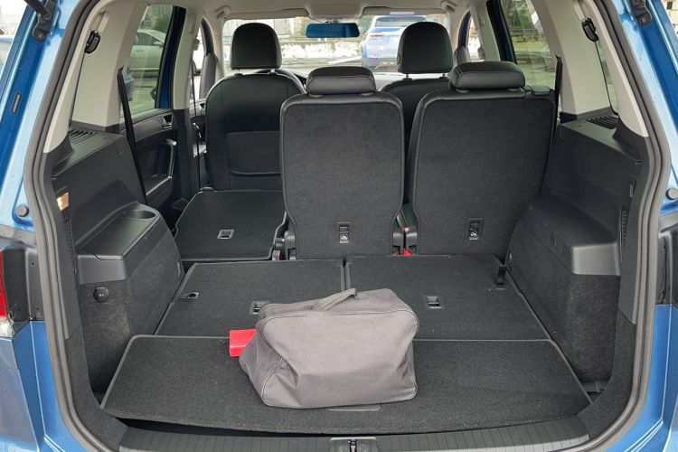 Used Volkswagen Touran 2016 Volkswagen Touran L 280TSI DSG Comfort Edition Interior 1