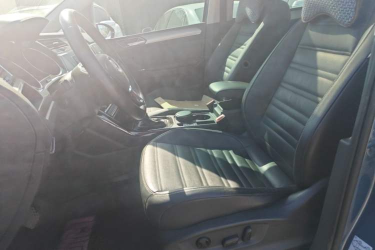 Used Volkswagen Touran 2016 Volkswagen Touran L 330TSI DSG Luxury Edition Left Front Seat