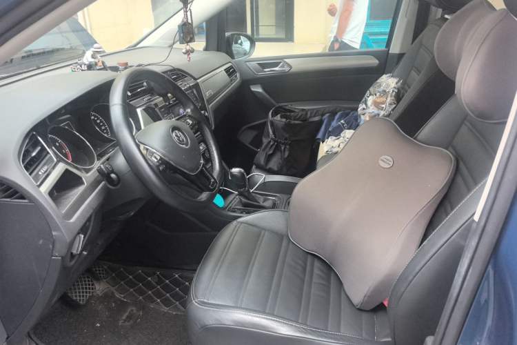 Used Volkswagen Touran 2016 Volkswagen Touran L 280TSI DSG Comfort Edition Left Front Seat