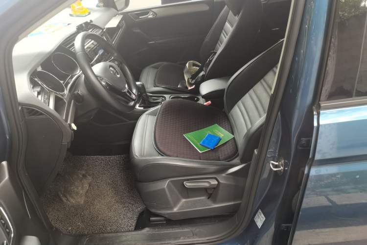 Used Volkswagen Touran 2016 Volkswagen Touran L 280TSI DSG Comfort Edition Left Front Seat