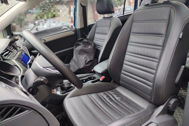 Used Volkswagen Touran 2016 Volkswagen Touran L 280TSI DSG Comfort Edition Left Front Seat