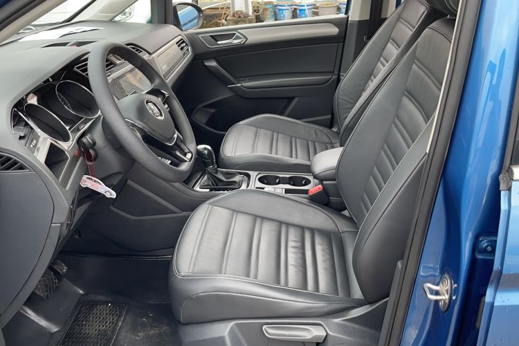 Used Volkswagen Touran 2016 Volkswagen Touran L 280TSI DSG Comfort Edition Left Front Seat