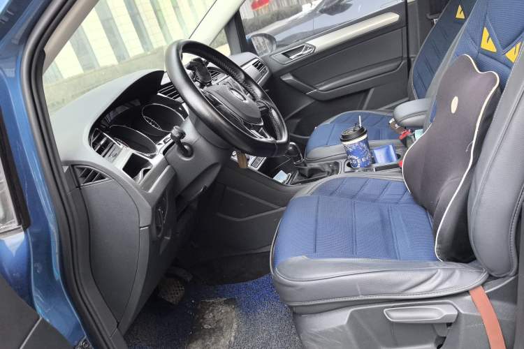 Used Volkswagen Touran 2016 Volkswagen Touran L 280TSI DSG Comfort Edition Left Front Seat