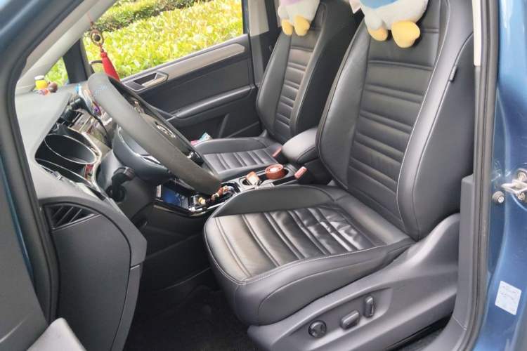 Used Volkswagen Touran 2016 Volkswagen Touran L 280TSI DSG Luxury Edition Left Front Seat