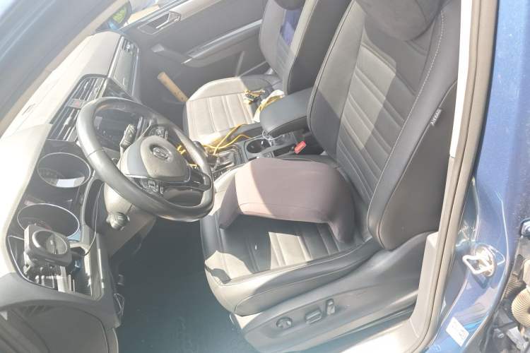Used Volkswagen Touran 2016 Volkswagen Touran L 280TSI DSG Luxury Edition Left Front Seat