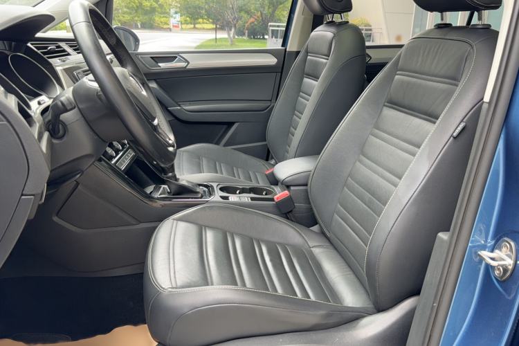 Used Volkswagen Touran 2016 Volkswagen Touran L 280TSI DSG Luxury Edition Left Front Seat