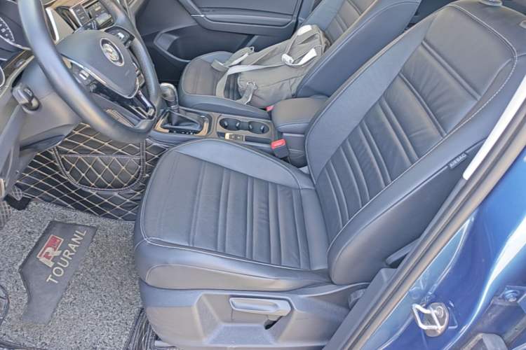 Used Volkswagen Touran 2016 Volkswagen Touran L 280TSI DSG Comfort Edition Left Front Seat