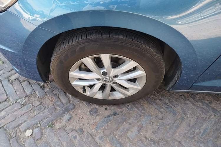 Used Volkswagen Touran 2016 Volkswagen Touran L 280TSI DSG Comfort Edition Left Front Wheel Hub