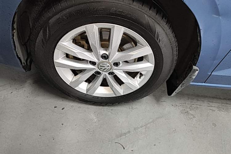 Used Volkswagen Touran 2016 Volkswagen Touran L 280TSI DSG Comfort Edition Left Front Wheel Hub