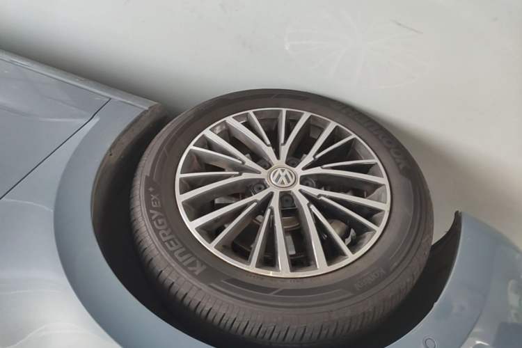 Used Volkswagen Touran 2016 Volkswagen Touran L 330TSI DSG Luxury Edition Left Front Wheel Hub