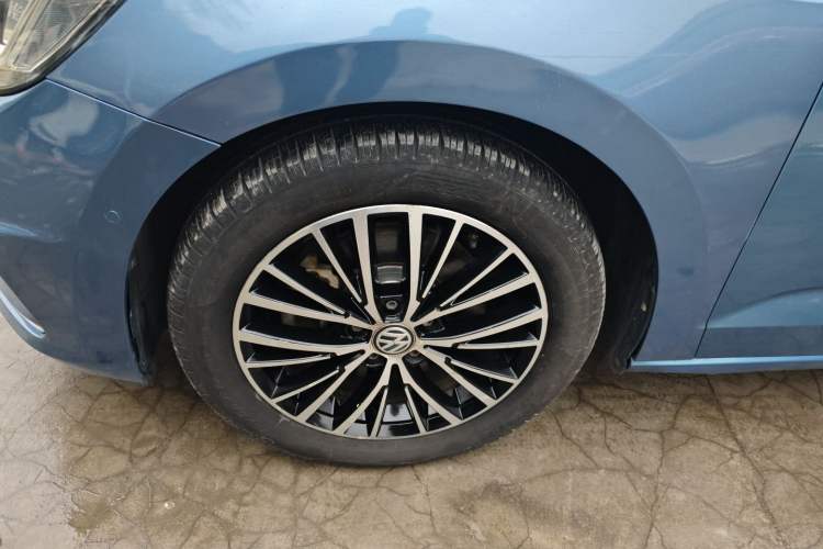 Used Volkswagen Touran 2016 Volkswagen Touran L 280TSI DSG Luxury Edition Left Front Wheel Hub