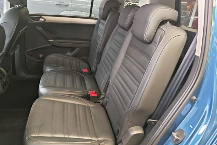 Used Volkswagen Touran 2016 Volkswagen Touran L 280TSI DSG Comfort Edition Left Rear Seat