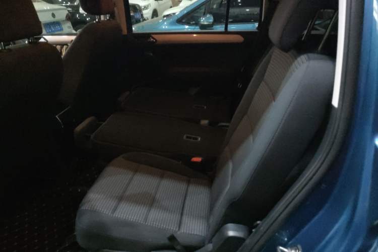 Used Volkswagen Touran 2016 Volkswagen Touran L 280TSI Manual Trend Edition Left Rear Seat