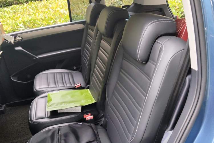 Used Volkswagen Touran 2016 Volkswagen Touran L 280TSI DSG Luxury Edition Left Rear Seat