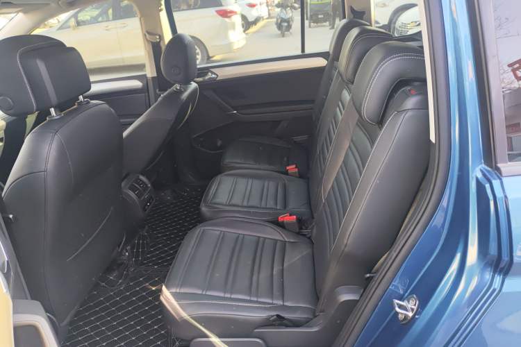 Used Volkswagen Touran 2016 Volkswagen Touran L 280TSI DSG Comfort Edition Left Rear Seat