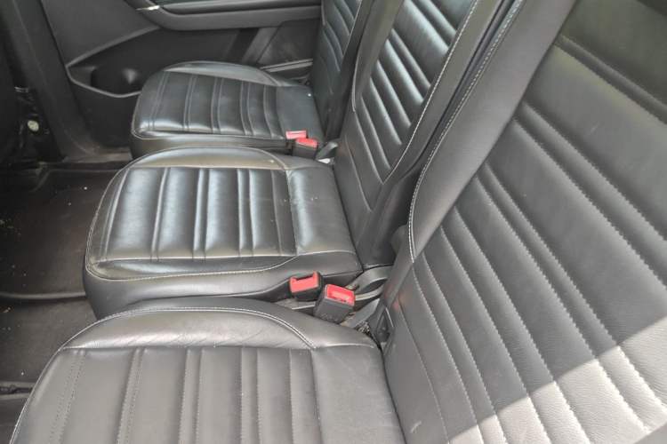 Used Volkswagen Touran 2016 Volkswagen Touran L 280TSI DSG Comfort Edition Left Rear Seat