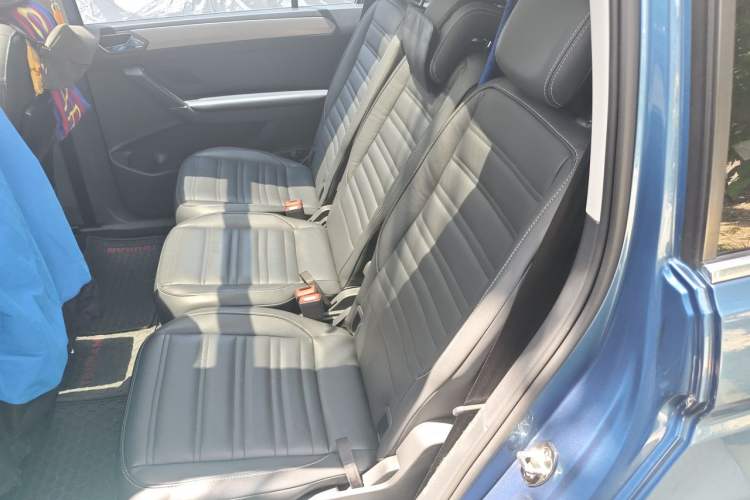 Used Volkswagen Touran 2016 Volkswagen Touran L 280TSI DSG Luxury Edition Left Rear Seat