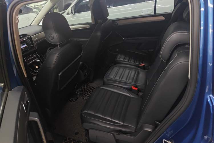 Used Volkswagen Touran 2016 Volkswagen Touran L 280TSI DSG Luxury Edition Left Rear Seat