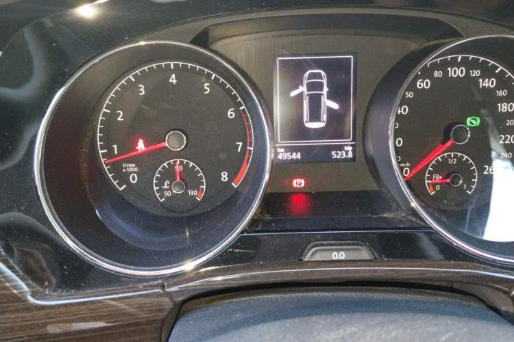 Used Volkswagen Touran 2016 Volkswagen Touran L 280TSI DSG Comfort Edition Odometer Close Up