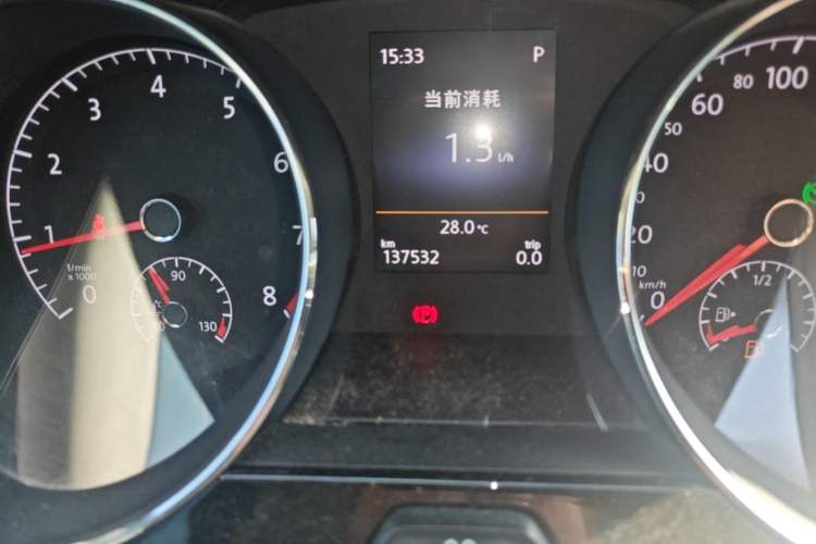 Used Volkswagen Touran 2016 Volkswagen Touran L 330TSI DSG Luxury Edition Odometer Close Up