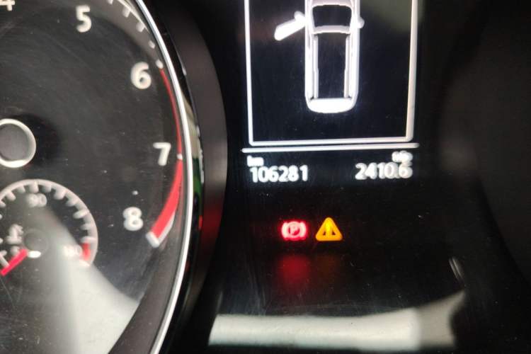 Used Volkswagen Touran 2016 Volkswagen Touran L 280TSI DSG Comfort Edition Odometer Close Up