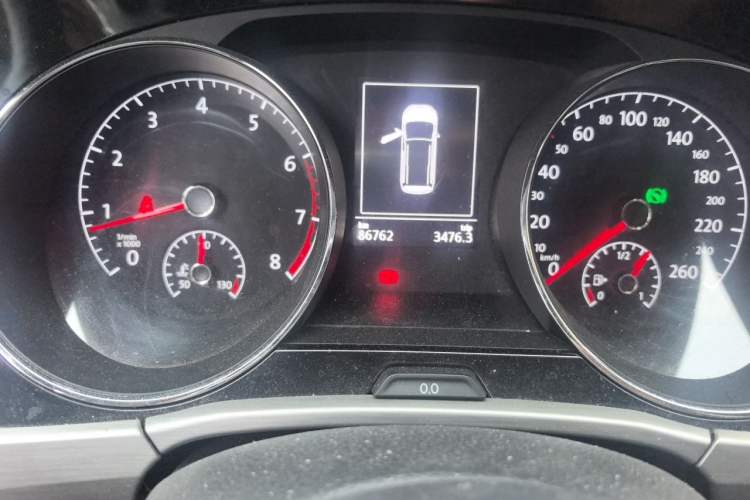 Used Volkswagen Touran 2016 Volkswagen Touran L 280TSI DSG Comfort Edition Odometer Close Up