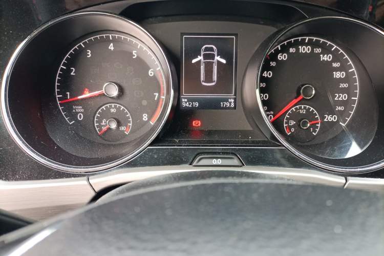 Used Volkswagen Touran 2016 Volkswagen Touran L 280TSI DSG Comfort Edition Odometer Close Up