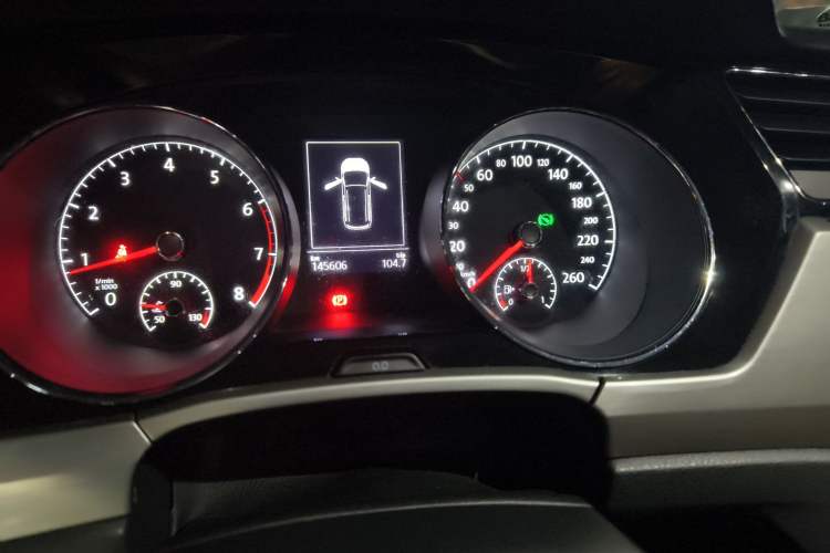 Used Volkswagen Touran 2016 Volkswagen Touran L 280TSI DSG Comfort Edition Odometer Close Up