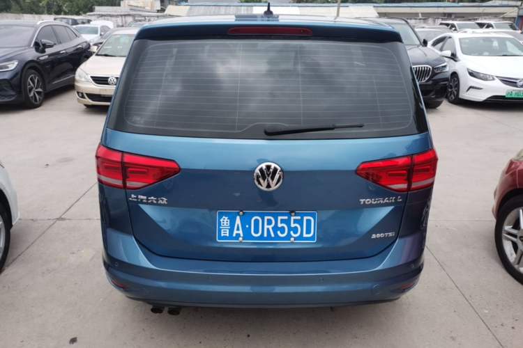 Used Volkswagen Touran 2016 Volkswagen Touran L 280TSI Manual Trend Edition Rear