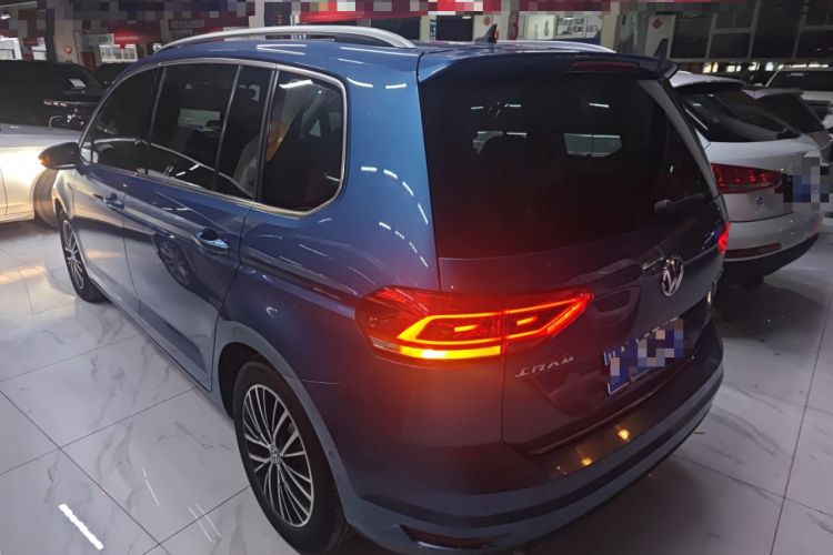 Used Volkswagen Touran 2016 Volkswagen Touran L 280TSI DSG Luxury Edition Rear Left 45 Deg