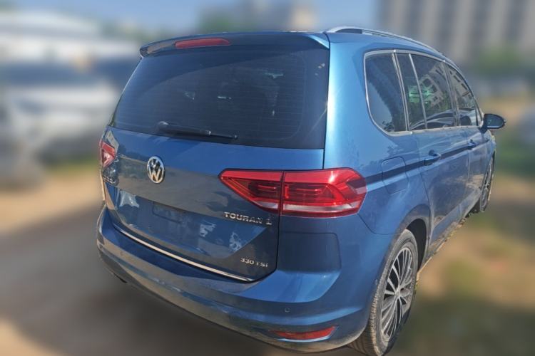 Used Volkswagen Touran 2016 Volkswagen Touran L 330TSI DSG Luxury Edition Rear Right 45 Deg
