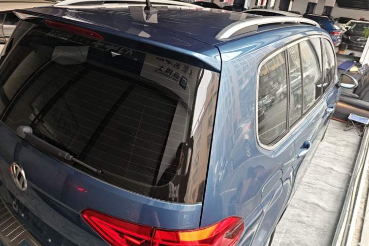 Used Volkswagen Touran 2016 Volkswagen Touran L 280TSI DSG Comfort Edition Rear Right 45 Deg