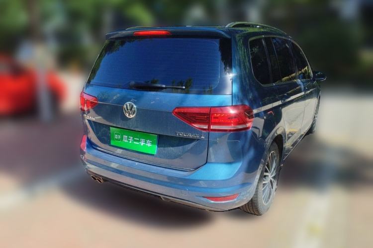 Used Volkswagen Touran 2016 Volkswagen Touran L 330TSI DSG Luxury Edition Rear Right 45 Deg