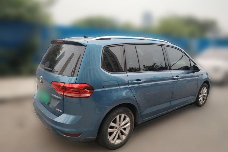 Used Volkswagen Touran 2016 Volkswagen Touran L 280TSI DSG Comfort Edition Rear Right 45 Deg