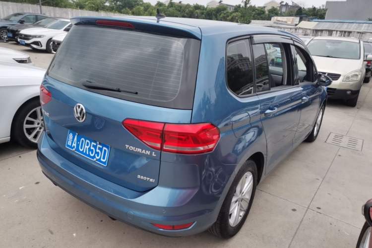 Used Volkswagen Touran 2016 Volkswagen Touran L 280TSI Manual Trend Edition Rear Right 45 Deg
