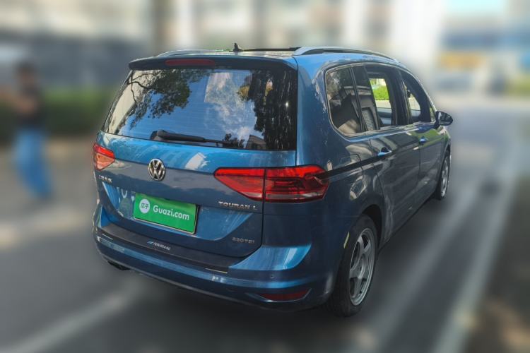 Used Volkswagen Touran 2016 Volkswagen Touran L 280TSI DSG Comfort Edition Rear Right 45 Deg