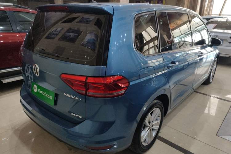 Used Volkswagen Touran 2016 Volkswagen Touran L 280TSI Manual Trend Edition Rear Right 45 Deg