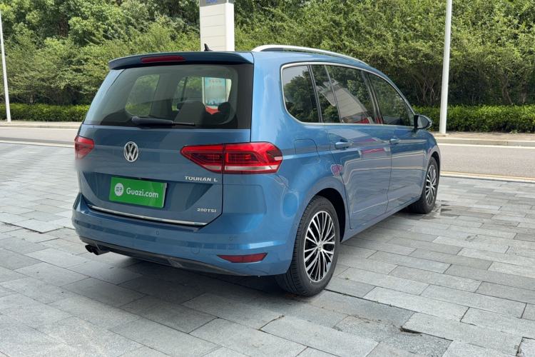 Used Volkswagen Touran 2016 Volkswagen Touran L 280TSI DSG Luxury Edition Rear Right 45 Deg