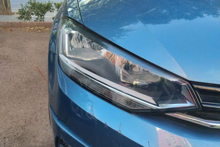 Used Volkswagen Touran 2016 Volkswagen Touran L 280TSI DSG Comfort Edition Right Front Headlight