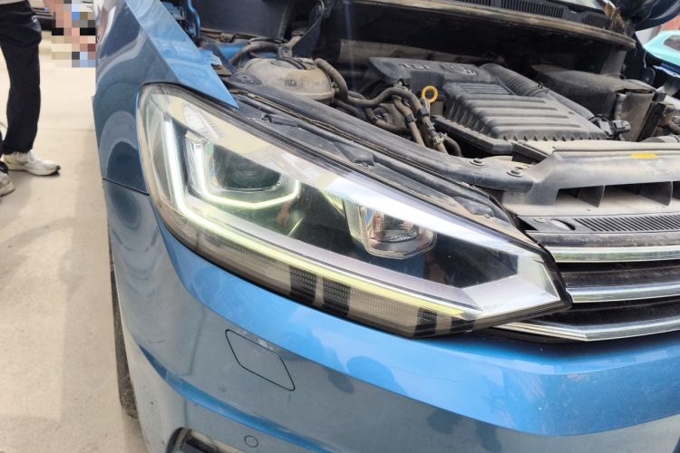 Used Volkswagen Touran 2016 Volkswagen Touran L 280TSI DSG Comfort Edition Right Front Headlight