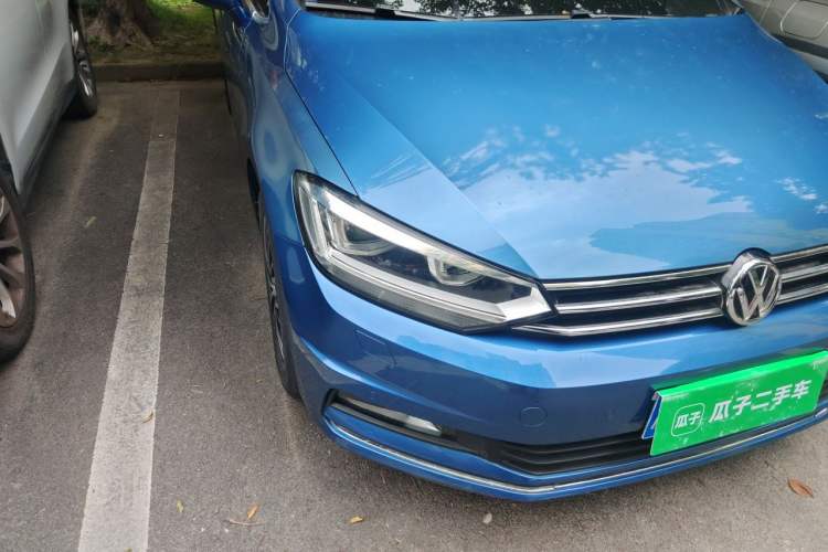 Used Volkswagen Touran 2016 Volkswagen Touran L 330TSI DSG Luxury Edition Right Front Headlight