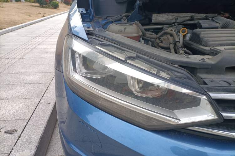 Used Volkswagen Touran 2016 Volkswagen Touran L 280TSI DSG Comfort Edition Right Front Headlight