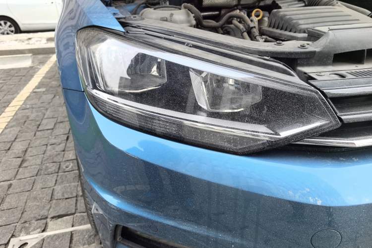 Used Volkswagen Touran 2016 Volkswagen Touran L 280TSI DSG Comfort Edition Right Front Headlight