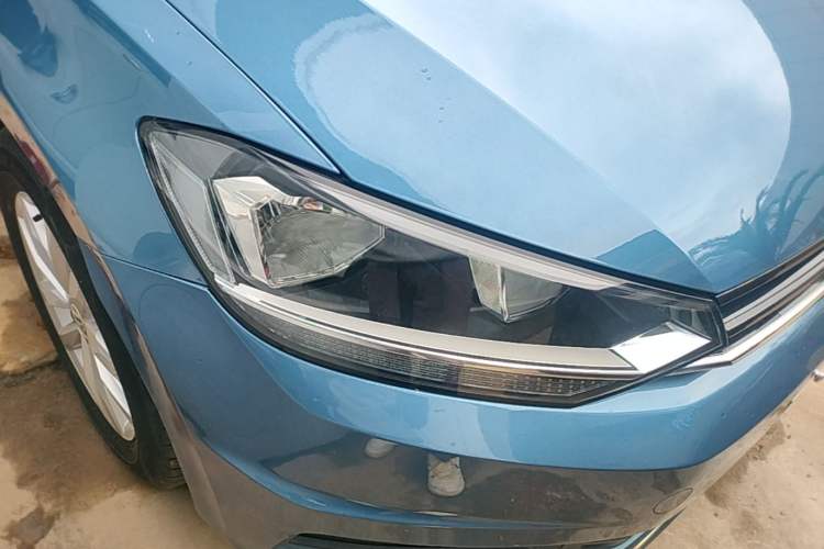 Used Volkswagen Touran 2016 Volkswagen Touran L 280TSI DSG Comfort Edition Right Front Headlight