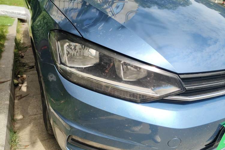 Used Volkswagen Touran 2016 Volkswagen Touran L 280TSI DSG Comfort Edition Right Front Headlight